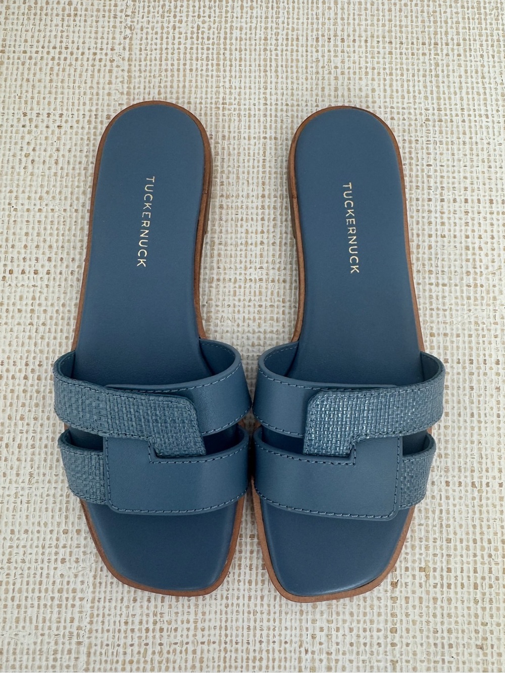 Tuckernuck blue leather slide sandals